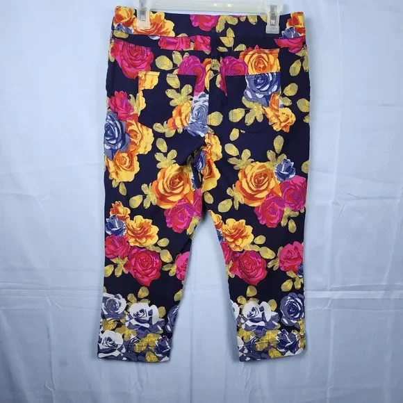 SOFT SURROUNDINGS Super Stretch Big Roses Floral Pull On Capris Pants Petite L - Picture 4 of 14
